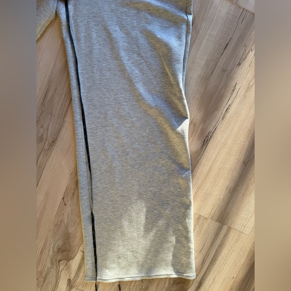 SPANX AirEssentials
Wide Leg Pant - lounge large - Picture 7 of 8